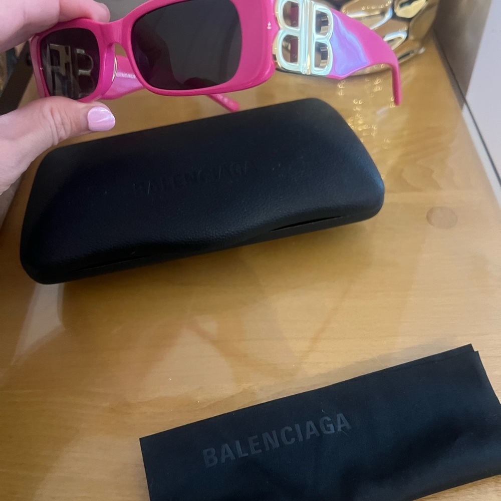 🔥BIG SALE🔥NWT Balenciaga Pink BB Logo Sunglasses - Picture 2 of 6